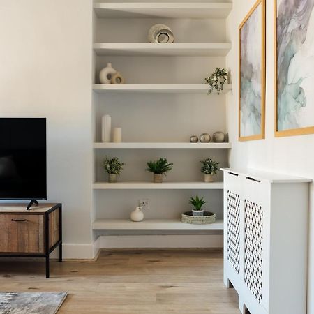 Stunning & Stylish 2 Bed Flat In West London 아파트 외부 사진
