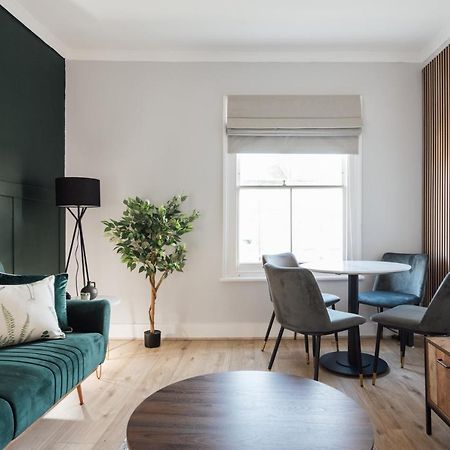 Stunning & Stylish 2 Bed Flat In West London 아파트 외부 사진