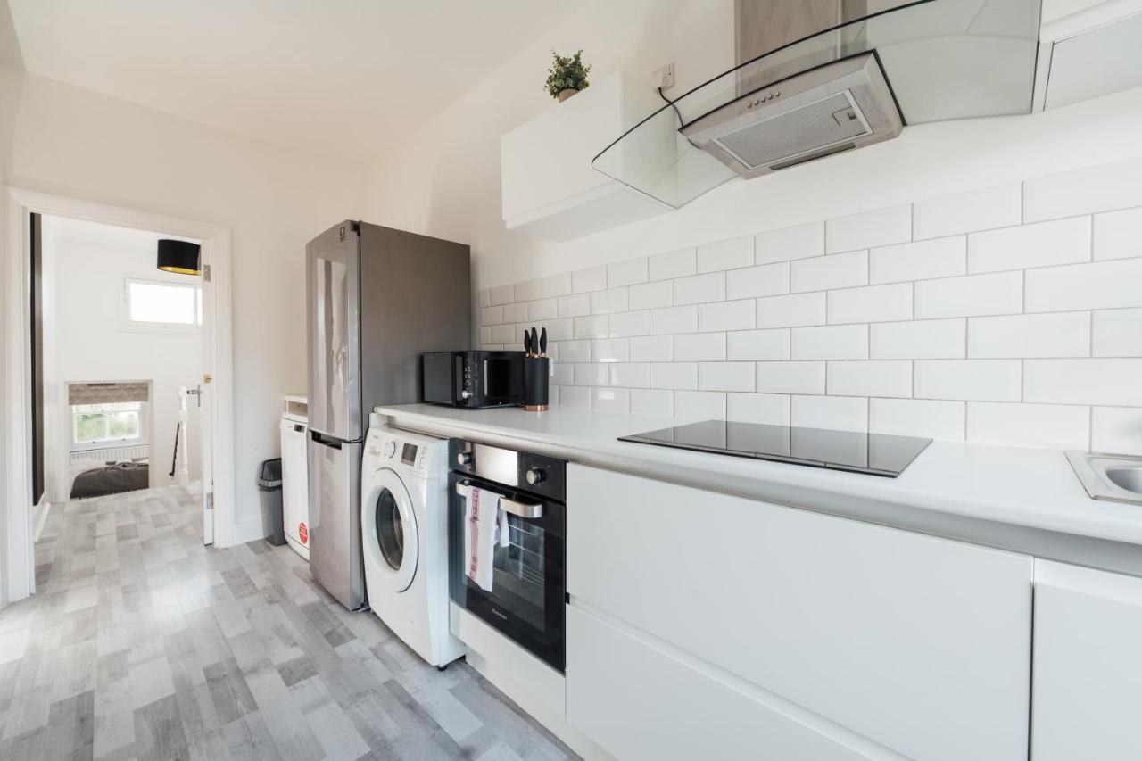 Stunning & Stylish 2 Bed Flat In West London 아파트 외부 사진