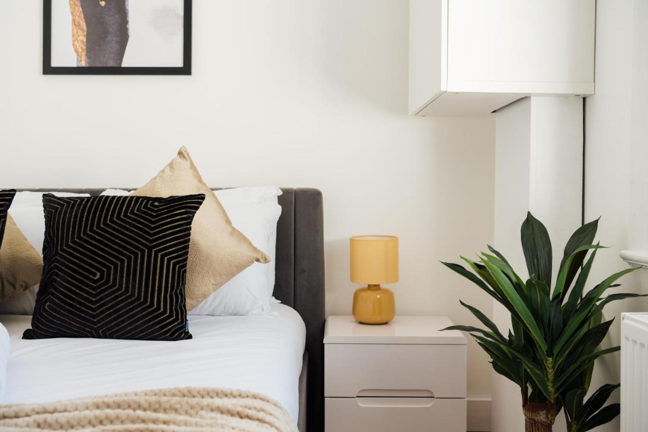 Stunning & Stylish 2 Bed Flat In West London 아파트 외부 사진