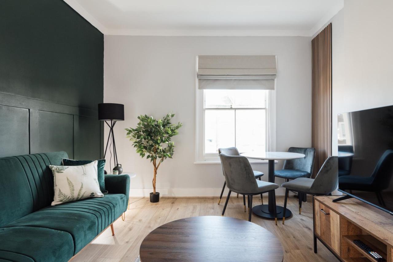 Stunning & Stylish 2 Bed Flat In West London 아파트 외부 사진