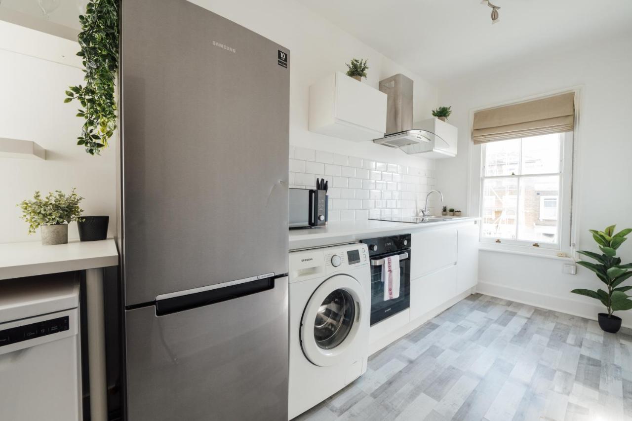 Stunning & Stylish 2 Bed Flat In West London 아파트 외부 사진