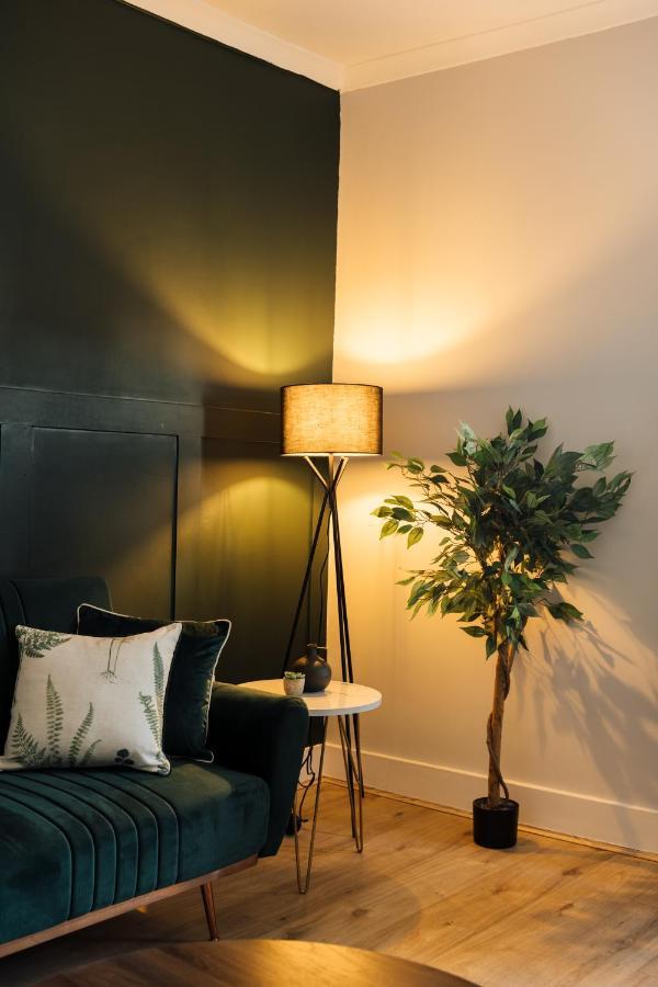 Stunning & Stylish 2 Bed Flat In West London 아파트 외부 사진
