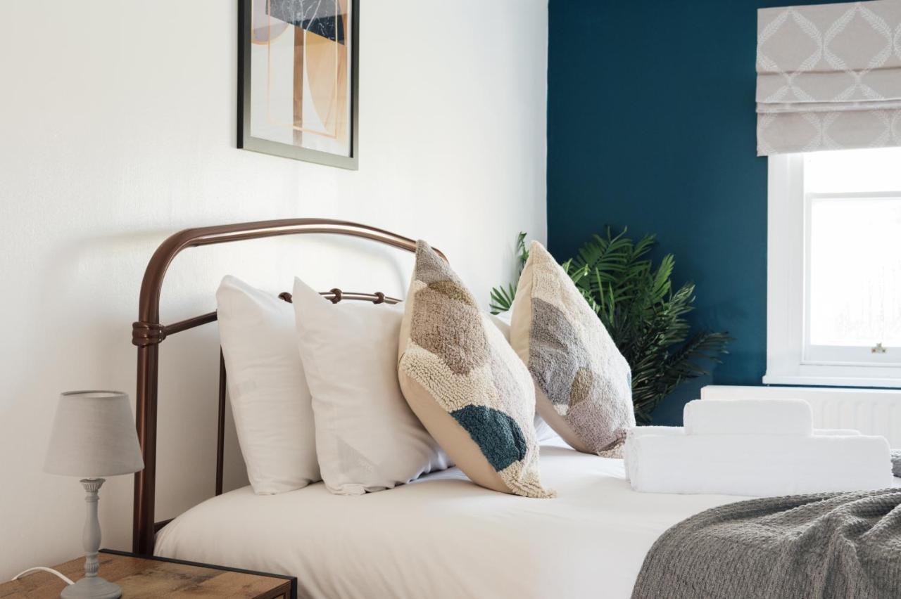 Stunning & Stylish 2 Bed Flat In West London 아파트 외부 사진